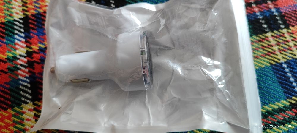 Нов адаптер за телефон за кола-8 порта