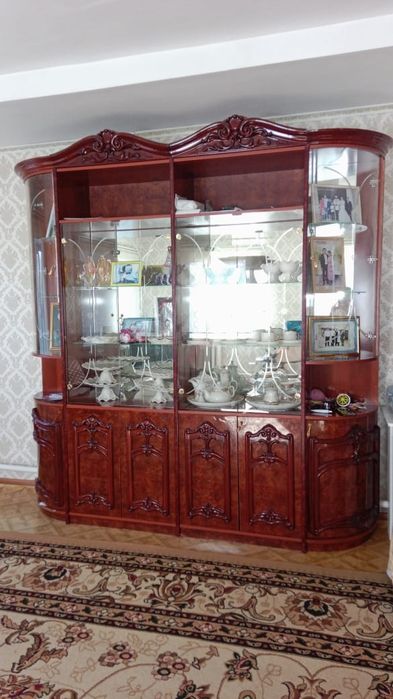 Продам Шифанер Сервант