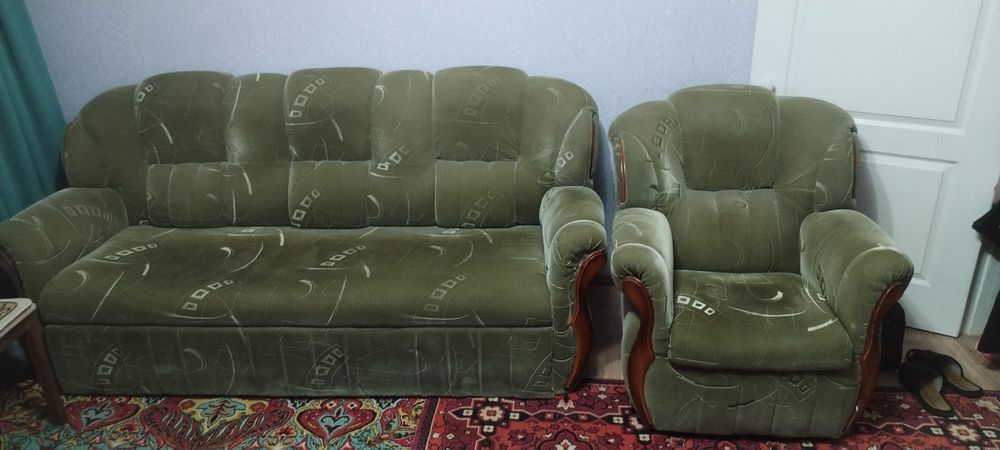 Диван хороший почти новый