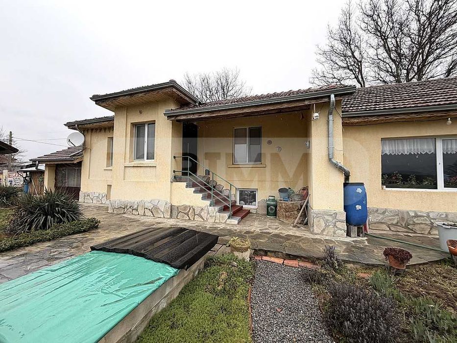 Продава се Къща в с. Александрово, Област Шумен - 315 кв.м за 389 €/кв.м - Снимка #2