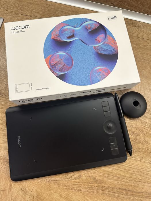 Wacom Intuos Pro Small PTH-460 + Pro Pen 2, пълен комплект