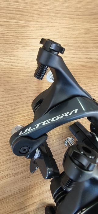 Комплект Шосейни спирачки Shimano Ultegra Front BR-R8000,Rear BR-R8100