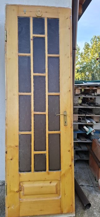 Usa interior lemn masiv