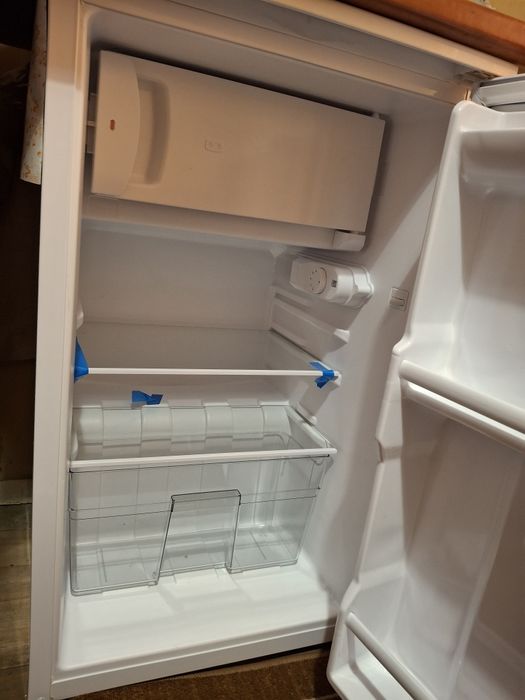 Продавам хладилник