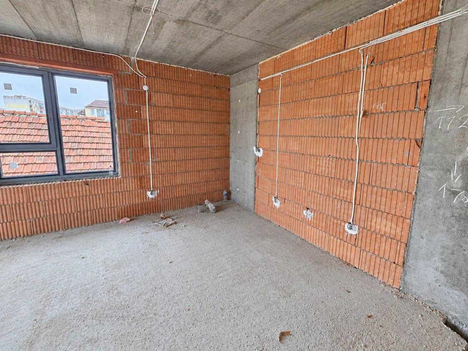 Продава се Тристаен апартамент в София, Надежда 3 - 99 кв.м за 2091 €/кв.м - Снимка #9
