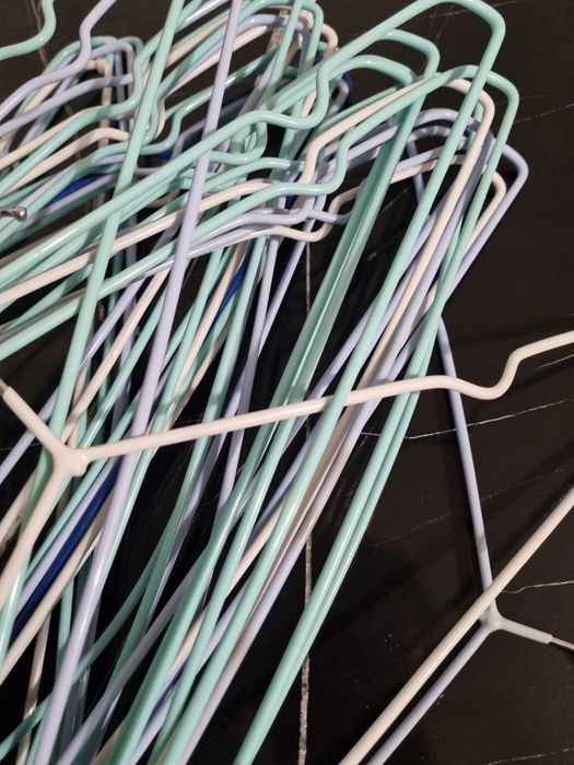 Вешалки и обогреватель