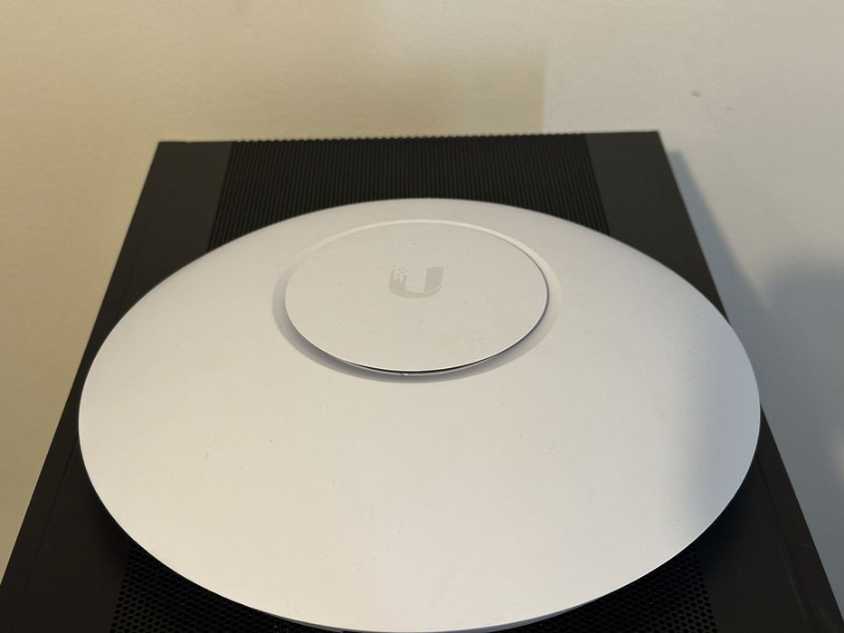 Uniquity Unifi Access Point UAP-AC-HD