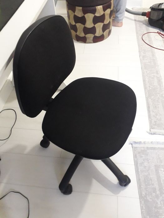 Офисный стул , в хорошем состоянии,