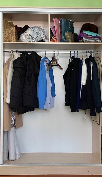 Продам вместительный шкаф-купе