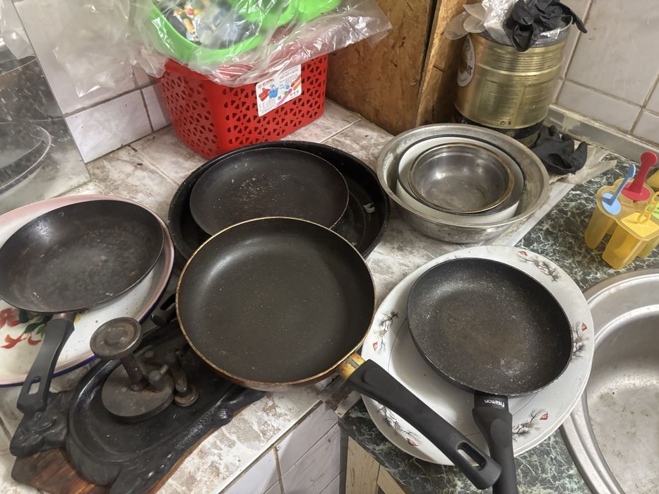 Сковородки недорого бу