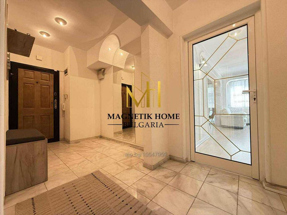 Дава се под наем Многостаен апартамент в Бургас, Център - 146 кв.м за 765 € - Снимка #9