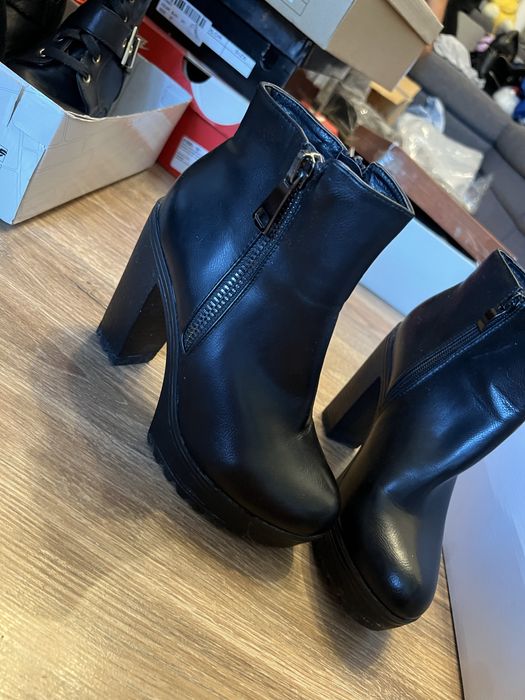 Ghete.ghetute cu toc