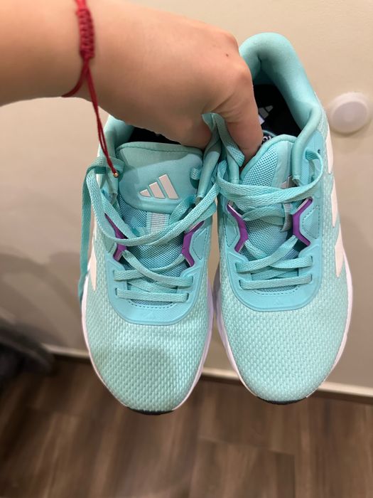 Маратонки adidas ,38 номер