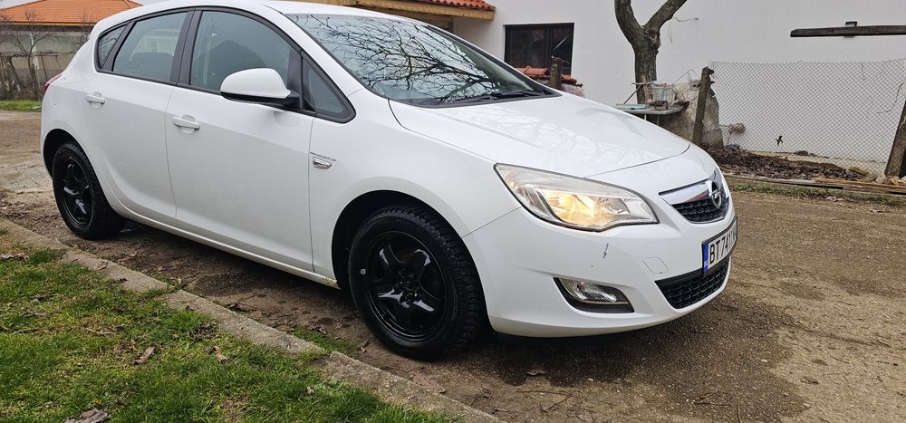 Опел Астра J  1.3 D 95к.с 2010