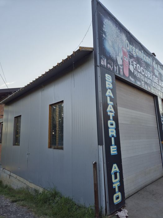 Vând casă cu etaj