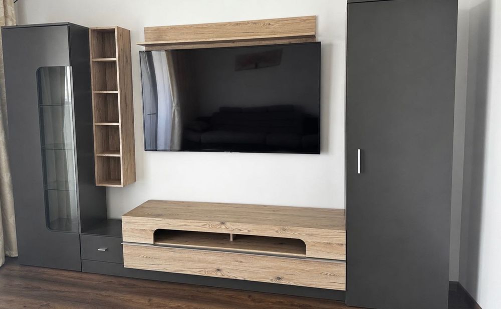 Se vinde mobilă de living,întreținută. Se vinde doar pentru că doresc să reamenajez sufrageria și să schimb stilul mobilierului. Predare doar în Tm