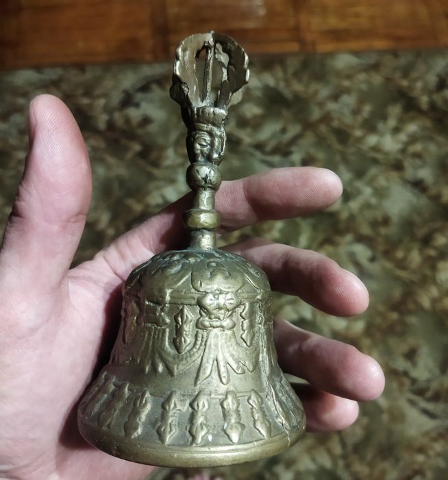 Старинный колокольчик