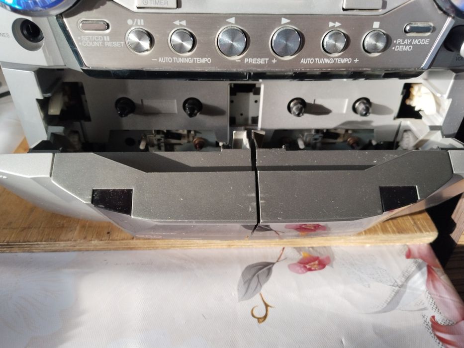 Музыкальный центр