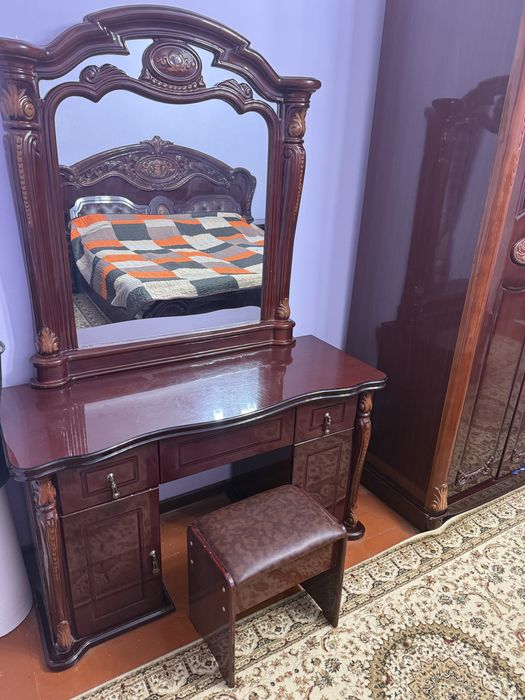 Спальный гарнитур