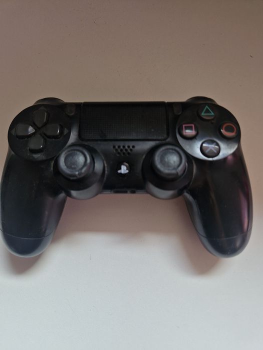 Play station 4 slim, 3 controllere, 500gb