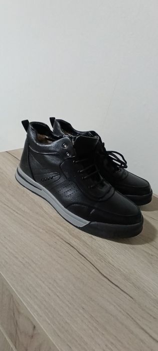 Ботинки зима42р новые