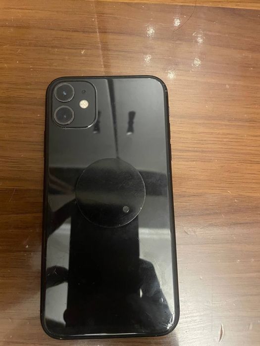 Айфон 11 в черном