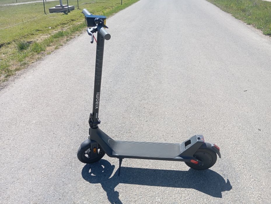 Trotineta Electrica Xiaomi 4 Lite Gen 2, ca noua, in garanție,unic proprietar, dețin hârtiile de achiziție