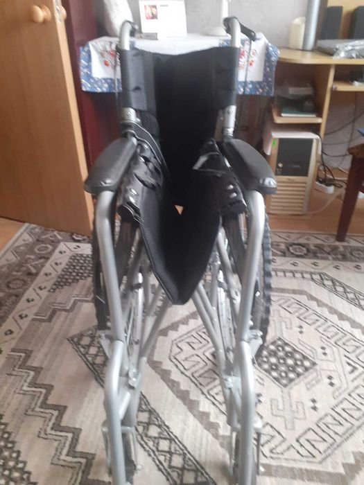 Carucior cu rotile pliabil