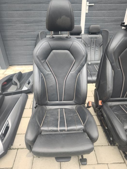 Interior piele neagra incalzit recaro BMW seria 5 G30 2018