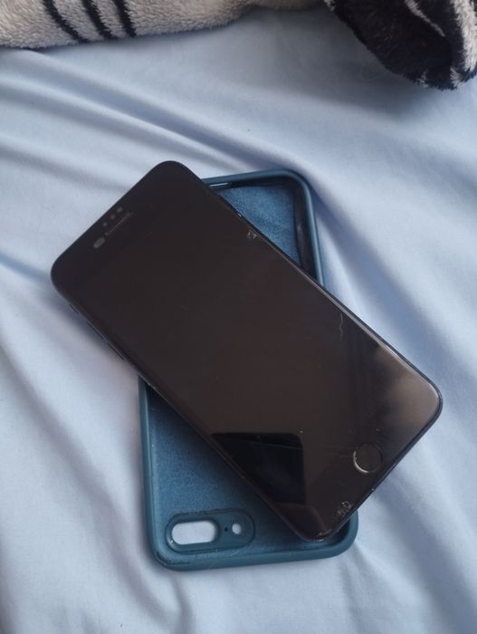 Продам айфон 7 плюс в отличном состоянии АКБ 100%