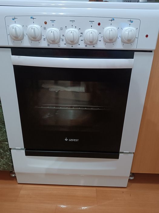 Продаю,плита Гефест