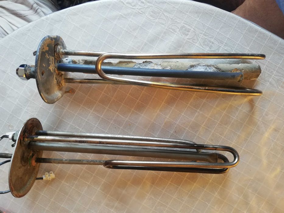 Продавам 2 броя Ел. нагреватели за бойлер Елдоминвест