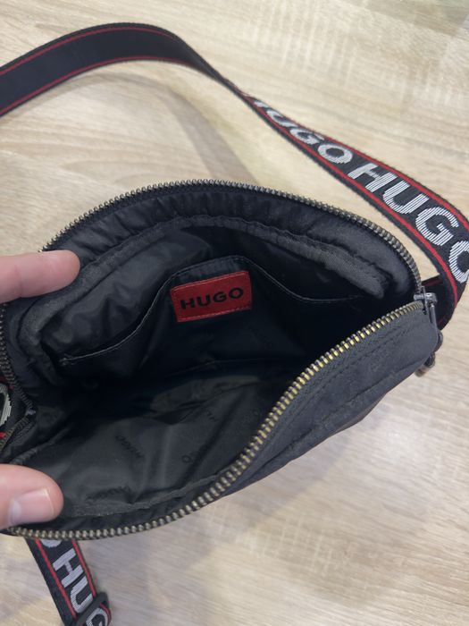Чантичка HUGO