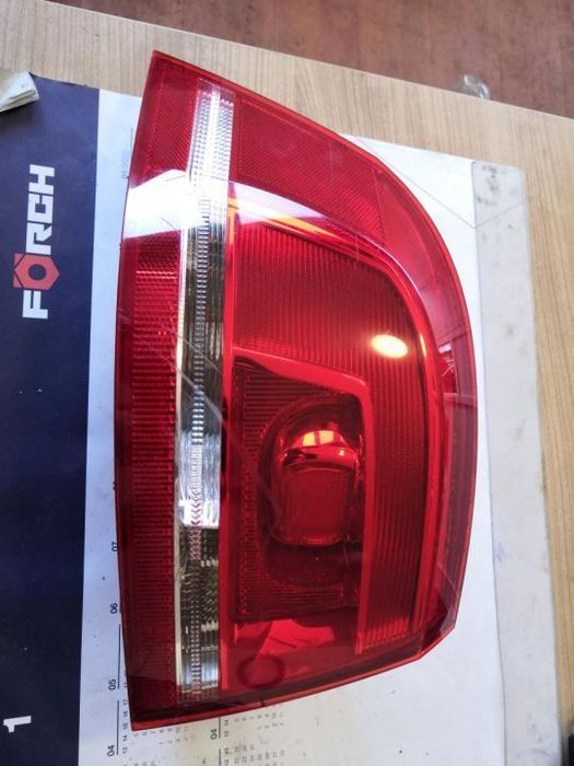 stop tripla aripa stânga Volkswagen Passat B7 variant