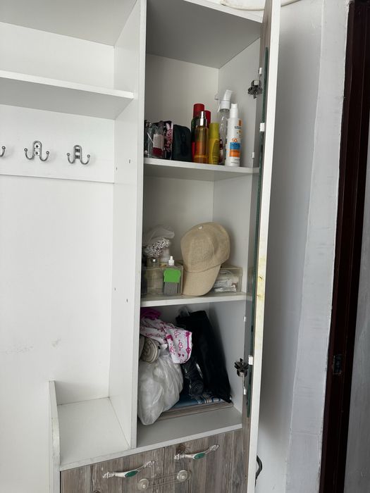 Сатылады прихожка и стол