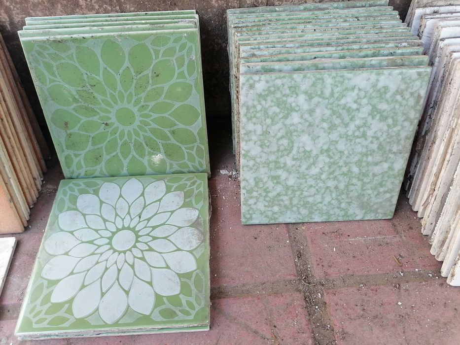 Фаянсови плочки 15х15 см, използвани