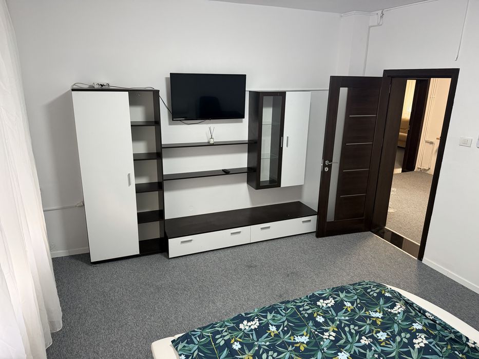Regim hotelier 4 camere s-au jumatate 2 camere in centru