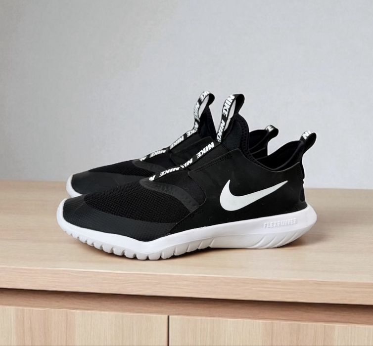 Nike Flex Runner (39) 24.5см.Маратонки