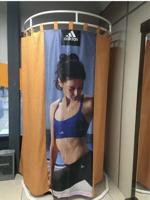 Спортивная шторка для гардеробной