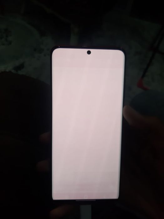 Samsung S20 red product