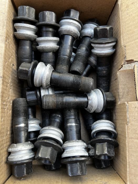 Болты на мерседес