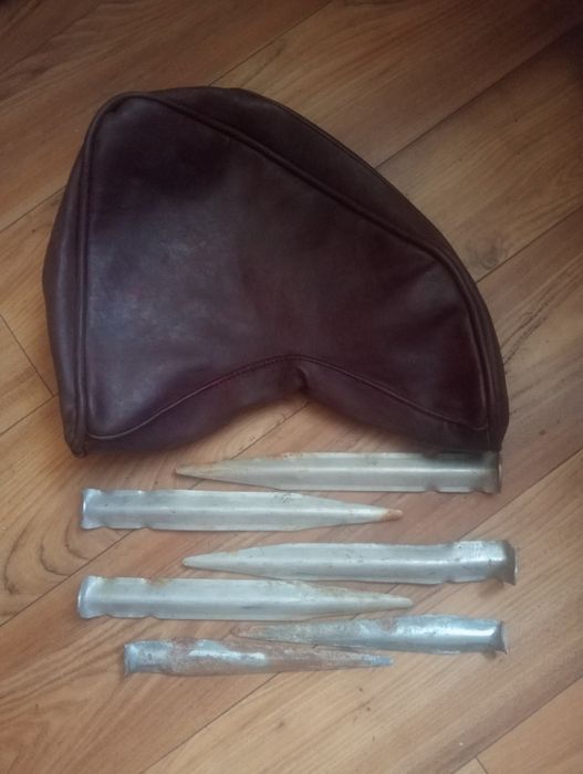 Продам клинья для палатки с чехлом