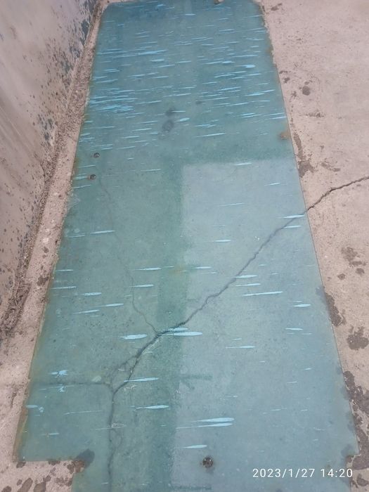 Oʻta qalin oyna sotiladi