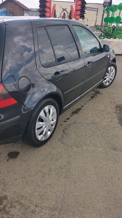 Vând golf IV 1.4 benzină