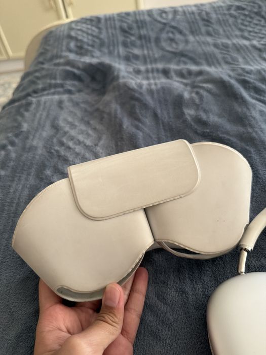 Airpods max silver