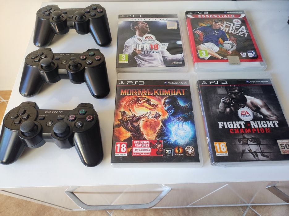 PS 3 /320GB + 3 Джойстика + 4 Игри/ Перфектно състояние/ Топ цена за всичко/ Единствена в сайта/®