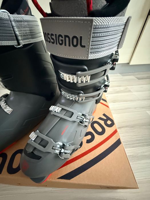 Vând clăparii mărimea 27,5 Rossignol TRACK 90 HV+