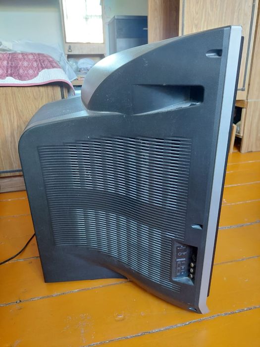 Телевизор Samsung, диагональ большая