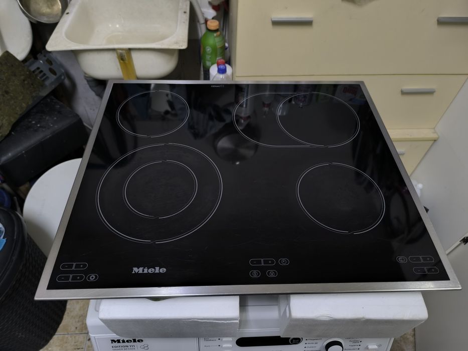 Керамичен плот Miele KM 547 EDST