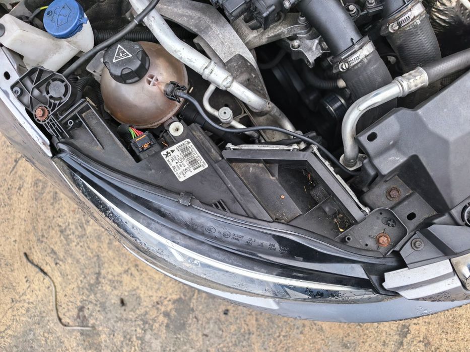 Фар/фарове full led/led за Пежо/Peugeot 308 T9